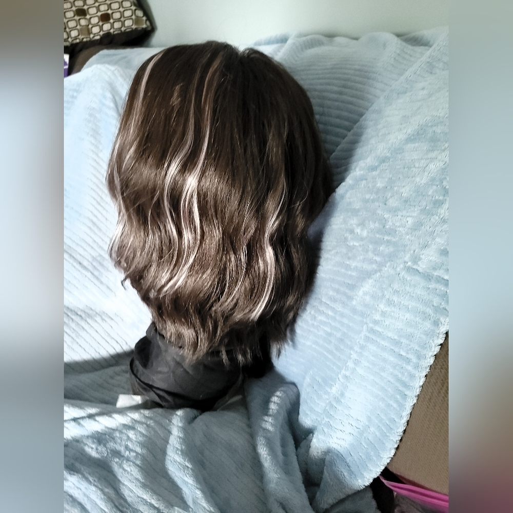 Gorgeous Wig!!! Browm With Light Pink And Blonde Highlights - Picture 7 of 14